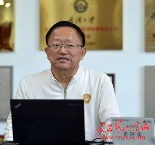 ��Խʱ���Ĺ�â�����ڱ����ݺ��ϵ��ݽ�