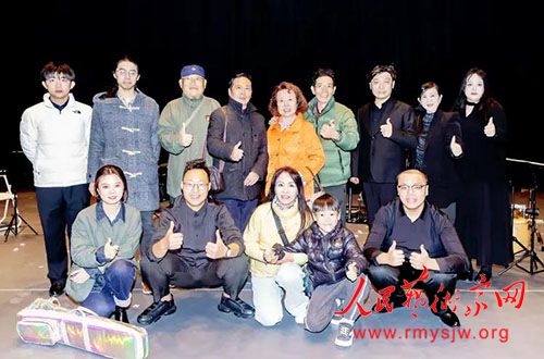 ���̕�ʫ�ʺط��ƹ��ϡ����ֵ�������ѧ���ݳ�Բ���ɹ�