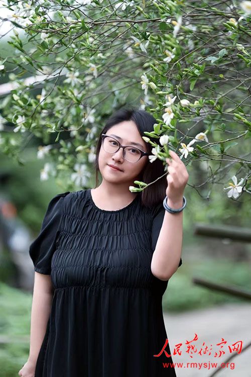 ר��΢Ц�ػ������ܲ߻�ʦʫ�˳�Ө