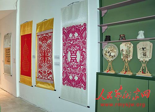 �й�������Ӣ�������� �����������������й�����չ������Ӣ�Ļ�����������